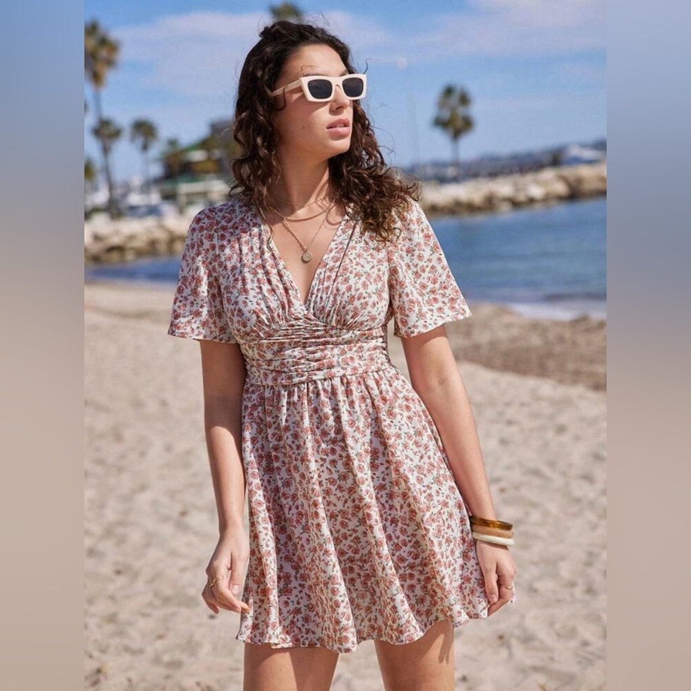 SHEIN Frenchy Ditsy Floral Print Ruched Puff Sleeve Dress